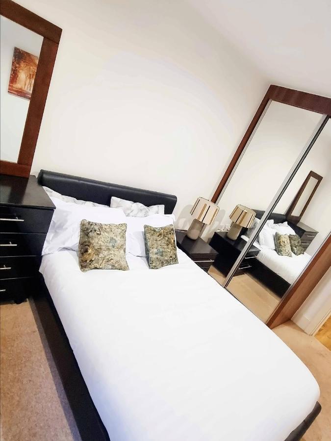 Your Riverside Home 2 With Private Balcony لندن المظهر الخارجي الصورة